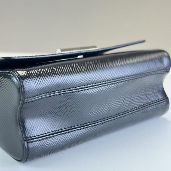 Louis Vuitton Black Epi Leather Twist MM Shoulder Bag - Picture 5 of 9